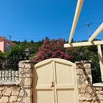 וילה Irene Evretí